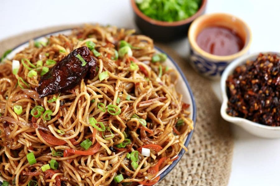 Chili Garlic Soya Chaap Chow Mein