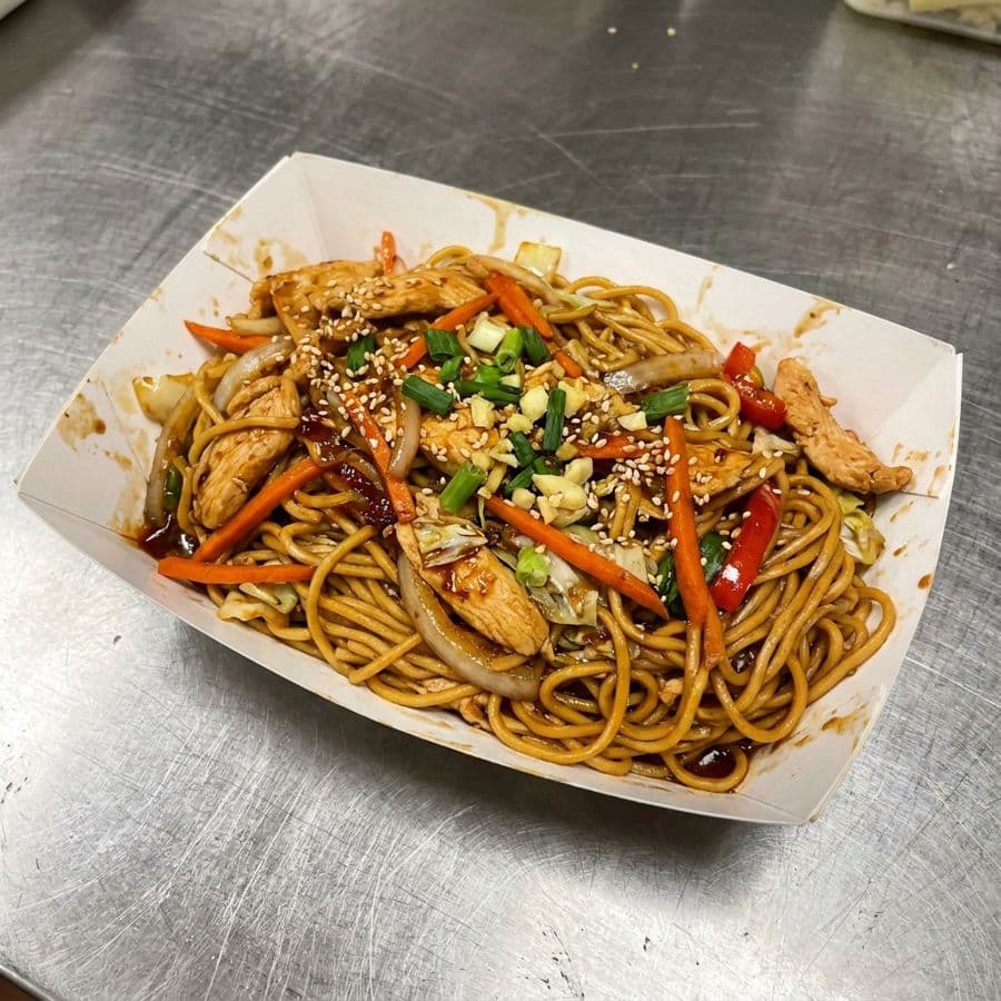 Chili Garlic Chicken Chow Mein