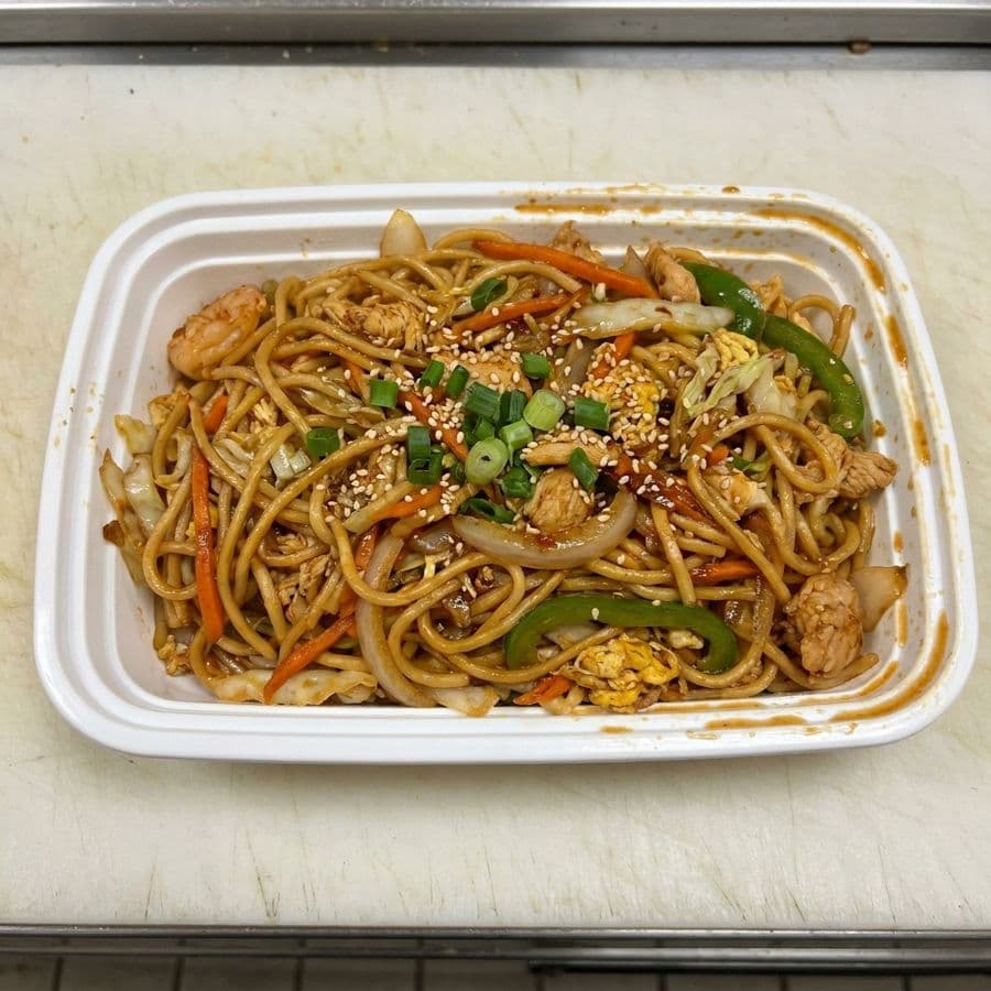 Chili Garlic Mixed Chow Mein