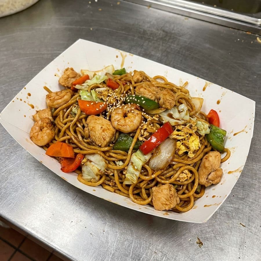 Classic Mixed Chow Mein