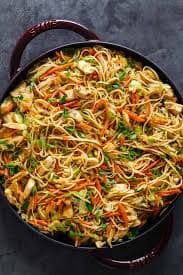 Classic Chicken Chow Mein